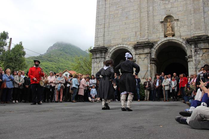 Une berezi ugari bizi izan z 44 1525935325212