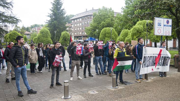 Israelen “mendebaldeko konplizeak” salatu dituzte Laudioko elkarretaratzean