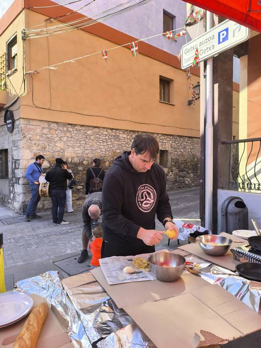 Auzo giroan gozatu dituzte M 16 1759049345617