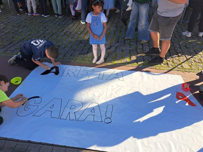 Areta apaindu zuten atzo Kor 16 1774390113646