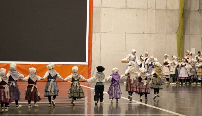 Ubixeta dantza taldeak dantz 24 1766416441931