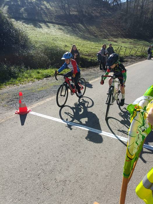 Txirrindulari gazteek erloju 58 1771856260913