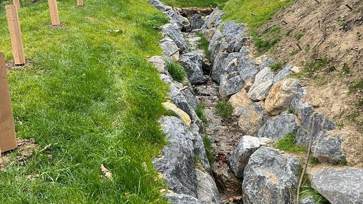 Uraren Euskal Agentziak, URAk, Basalduko erreka baten ibilgua lehengoratu du Urduñatik igarotzean