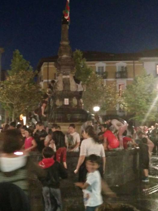 Jendetza eta giro ona nagusi 120 1494849898242