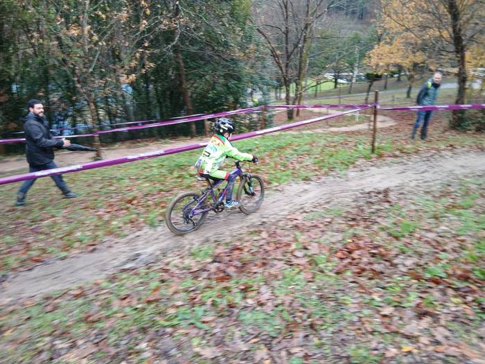 Zirkuitu gogorra izan zuten  56 1768228113463