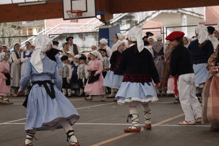 Dantzari Egunak herriguneko  42 1521467165211