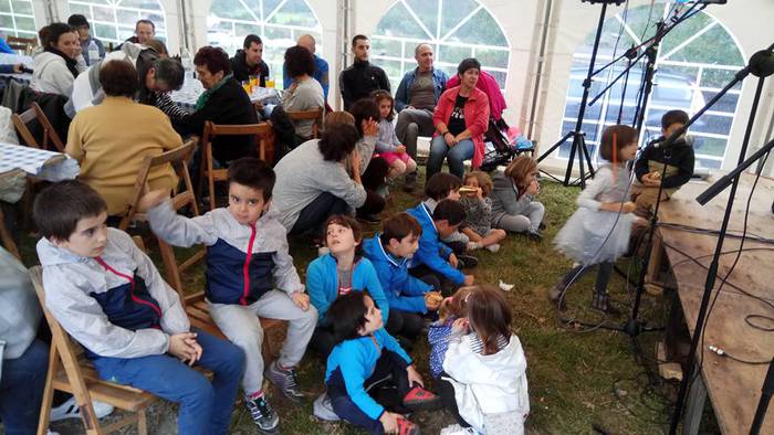 Berazako Jaietan umeek izan  19 1506940490835