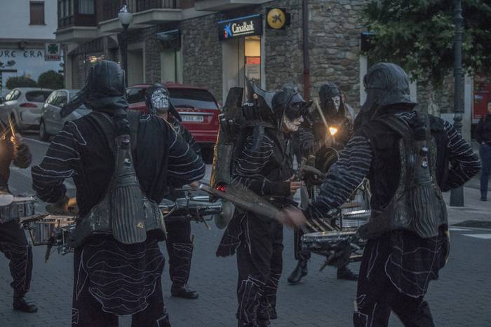 Deabru Beltzak taldeak gaua  5 1501491878029