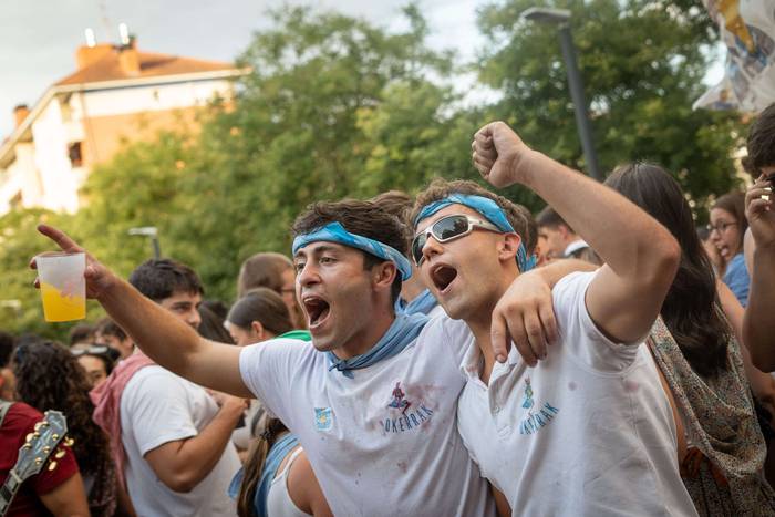 Zezen plaza lepo Muturreko H 85 1756414785162