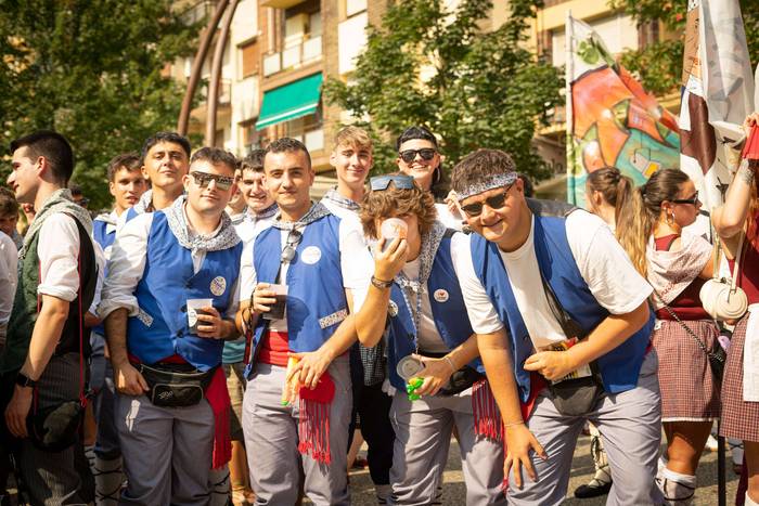 Festa-giro goria piztu du La 33 1755256991231