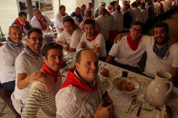 Ehunka kofrade bildu dira el 57 1756714095609