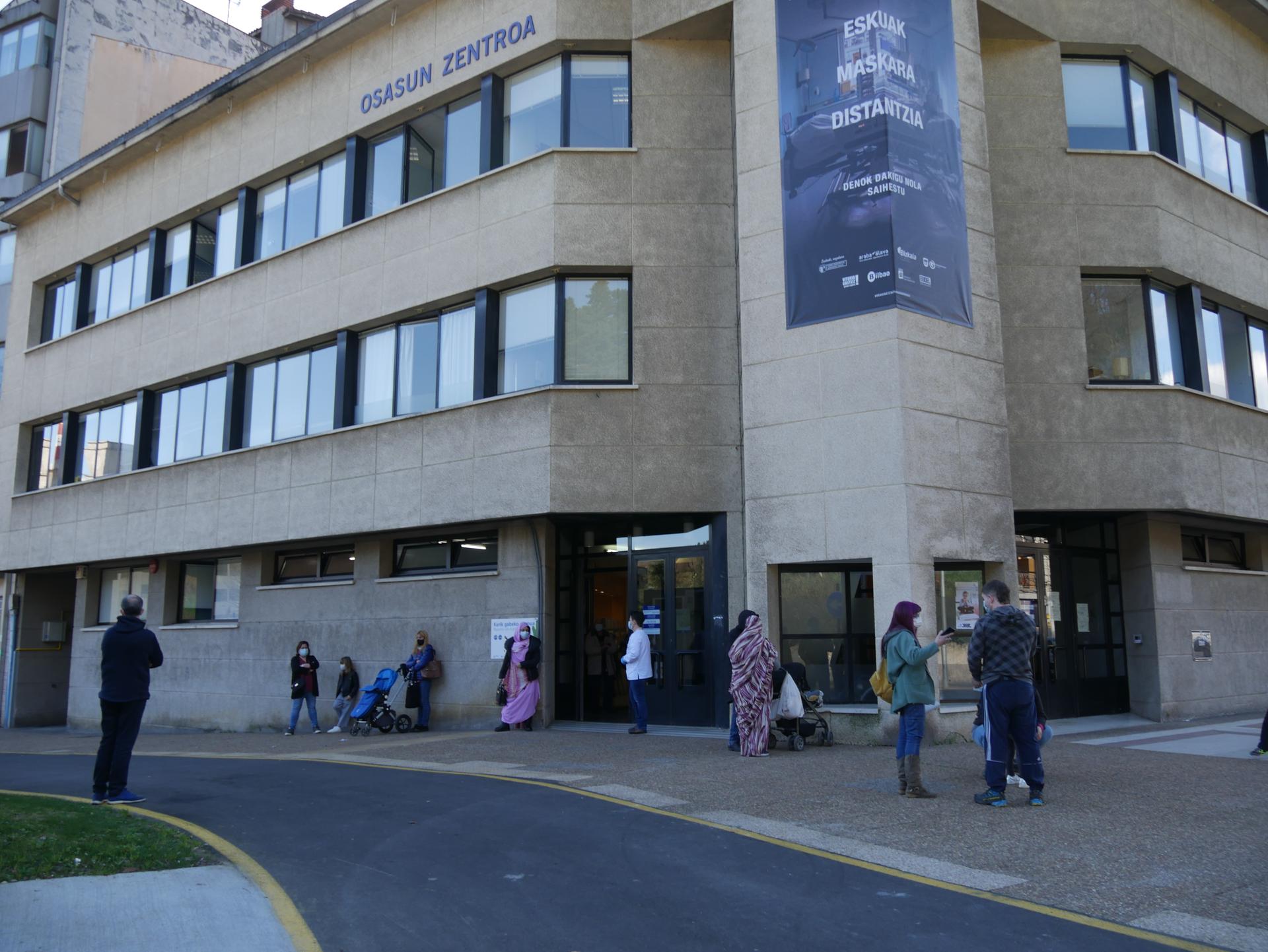 COVID-19 kasu bakarra detektatu zuten atzo