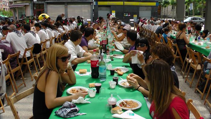 Dantza taldeak taldeak izan  157 1496056020267