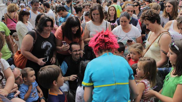 Ilusioa eta muxuak banatu di 32 1499277010097