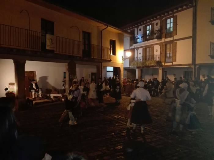 Olentzero eta Maridomingi Ai 75 1514222811876