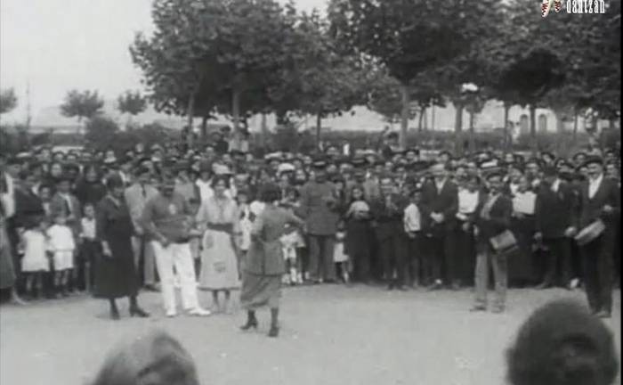  Santurtzi 1921 Ohorezko aurreskua emakumeen eskutik 