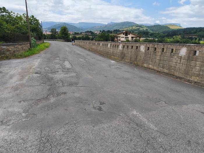 Amurrioko Udalak San Roke hiribidea eta Etxegoien bidea asfaltatzeko lanak egingo ditu