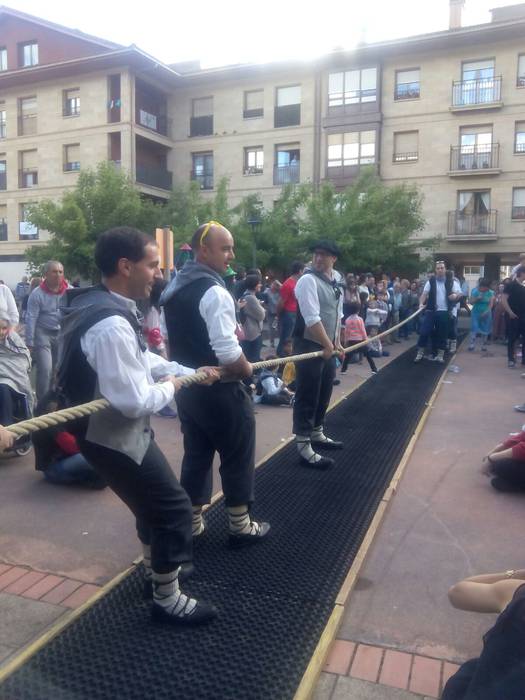 Jendetza eta giro ona nagusi 113 1494849849141