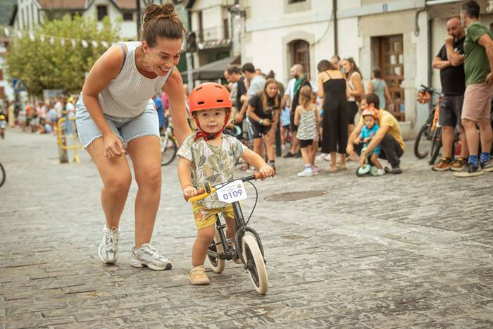 Bizikletak irudimenez jantzi 24 1757325703736