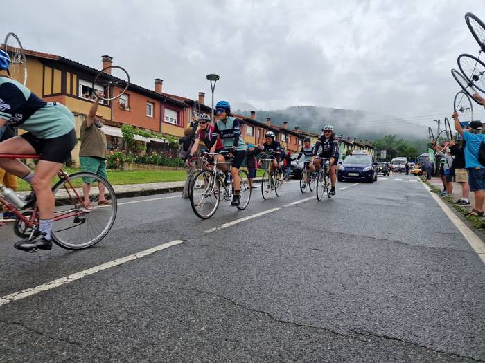 La Karpy martxak kolorez bet 105 1686610885439