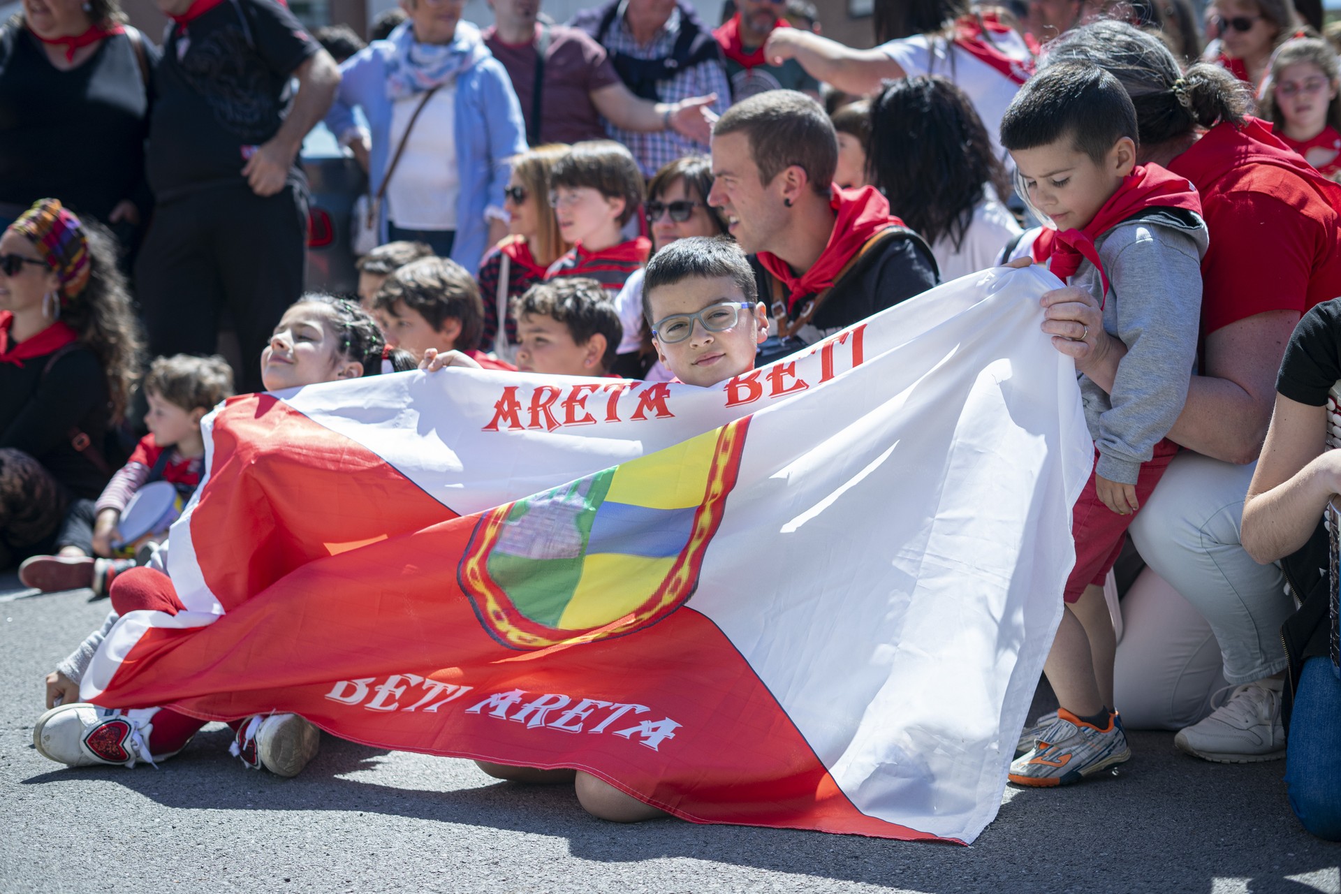 Aretako Errepublikako nortasun agiria egiteko deia zabaldu dute, Aretako Egunaren II. ediziorako
