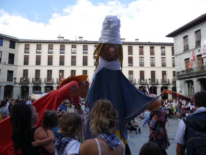 Dantza eta sua uztartu zitue 41 1661604253000