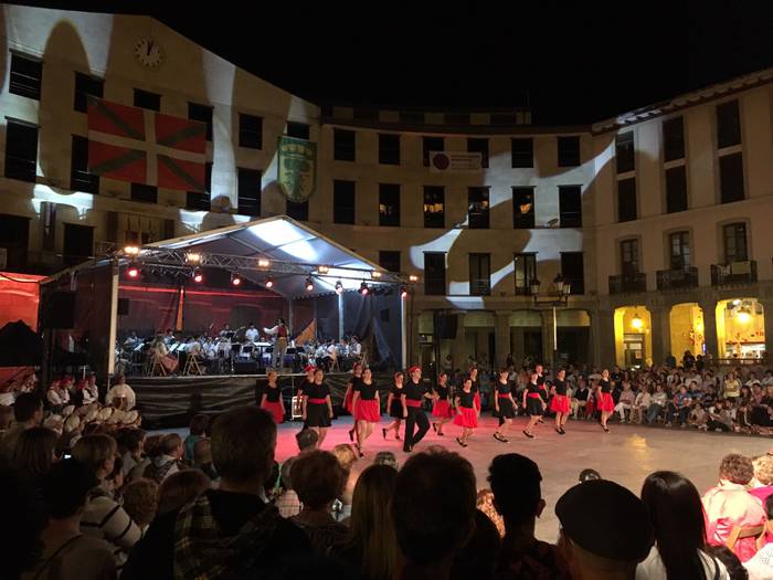 Castellersek, bertsolariek,  55 1503747265604