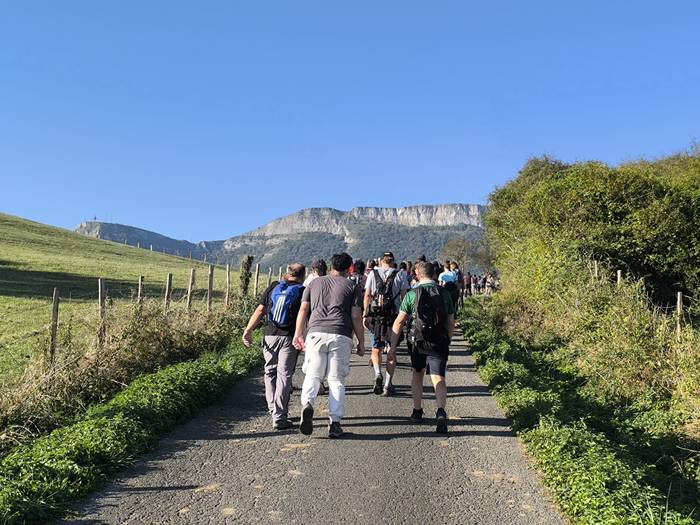 Adin guztietako mendizaleek  45 1760277220338