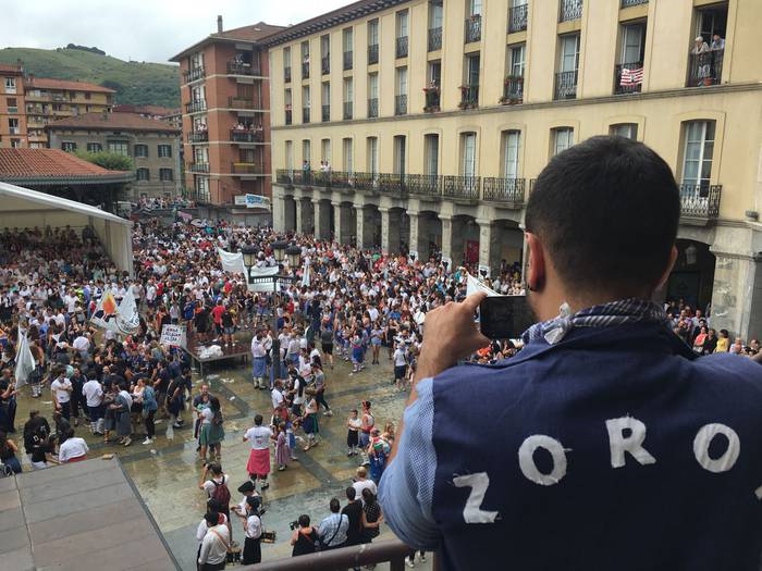 Suziria piztuta lehertu da j 34 1502792916200