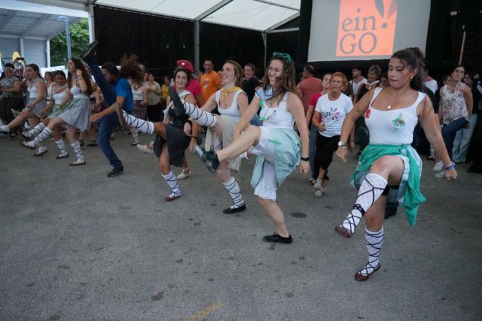 Kantukadak kuadrillen hainba 8 1756385557557