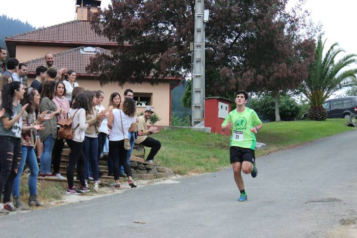 Auzoko mendiak zeharkatu zit 66 1498471248870