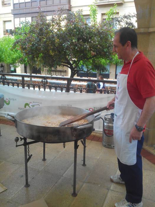 Jendetza eta giro ona nagusi 97 1494849740025