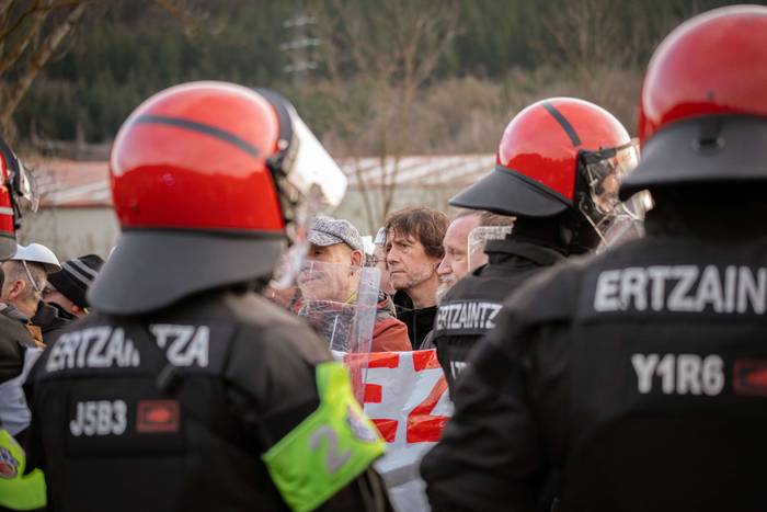 Piketeak, Ertzaintza eta esk 42 1770667698250