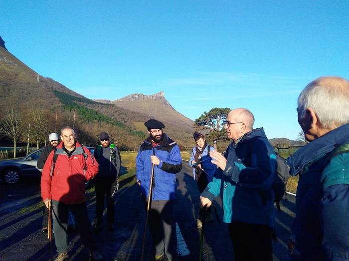 Elur-zuloak bisitatu zituzte 11 1517303042607