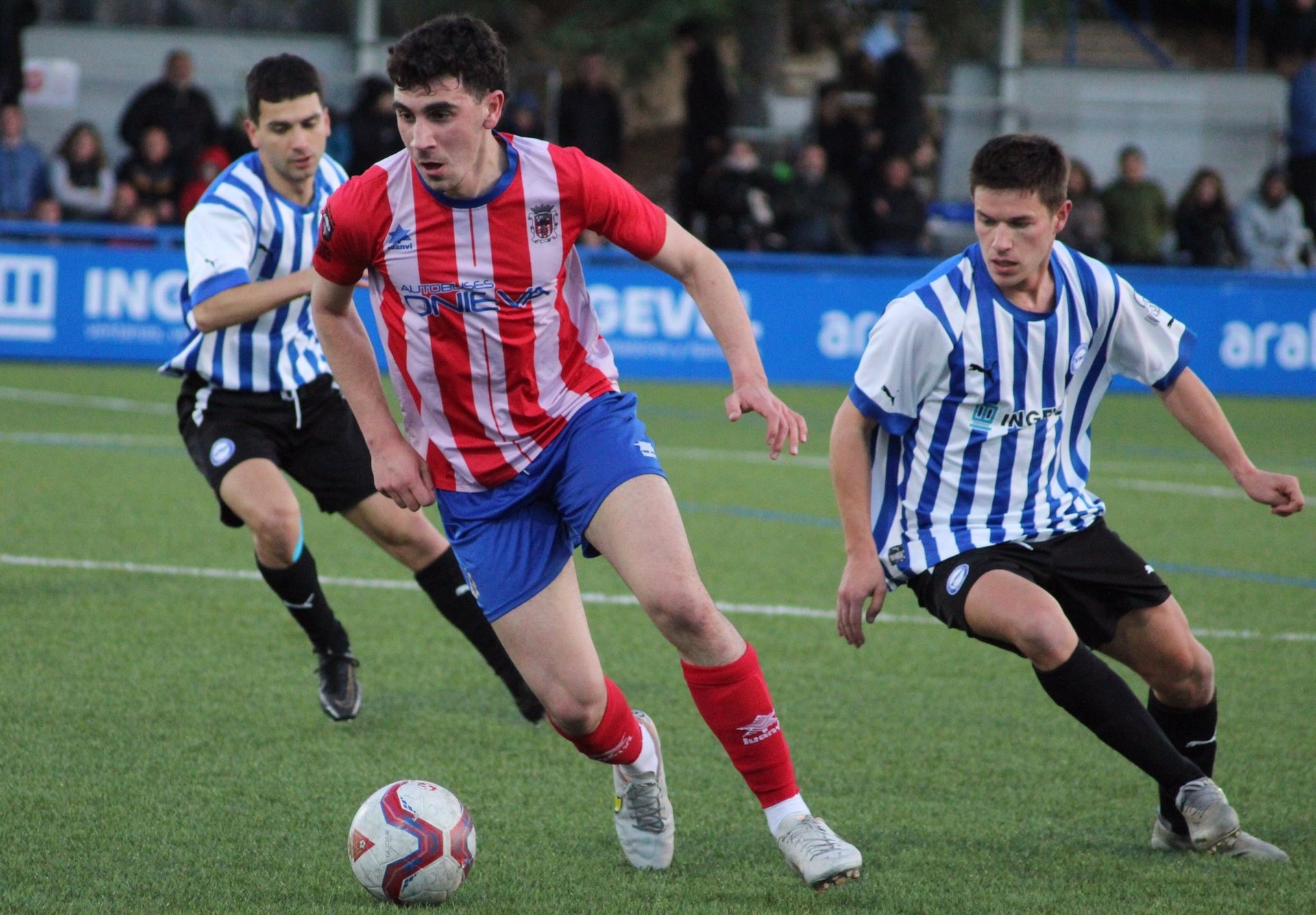 CD Laudiok 3-0 galdu zuen Alavesen aurka, 16 jardunaldietako bolada ona hautsiz