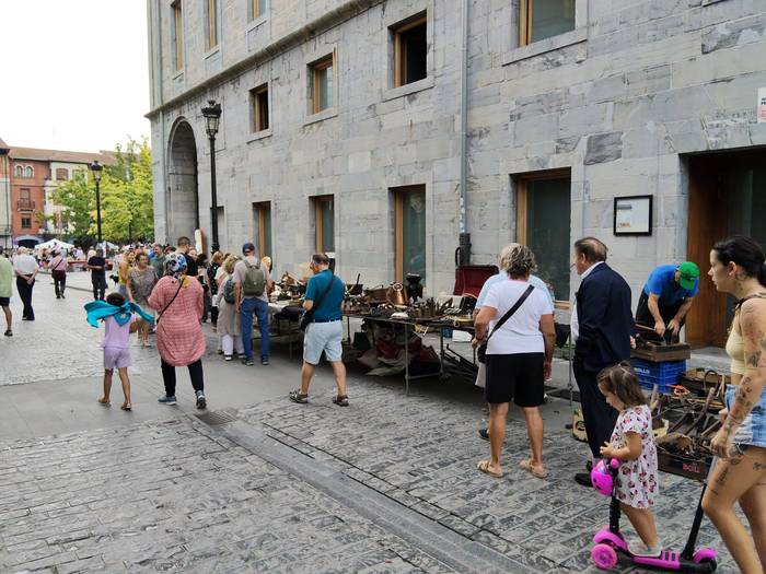 Antzinako objektuz eta bildu 13 1758390829589