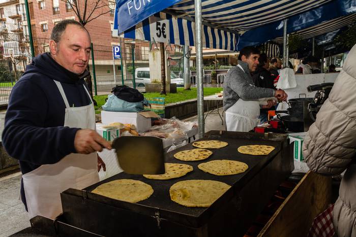 Gabonetako elkartasun azokak 85 1513603185510