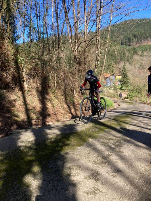 Txirrindulari gazteek erloju 66 1771856277882