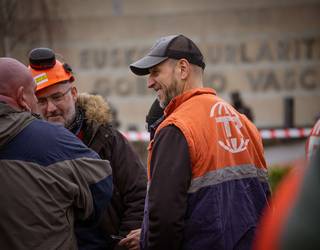 Eusko Jaurlaritzaren, Bizkaiko eta Arabako foru-aldundien eta Amurrioko eta Trapagarango udalen bilera Tubos Reunidoseko enpresa-batzordearekin