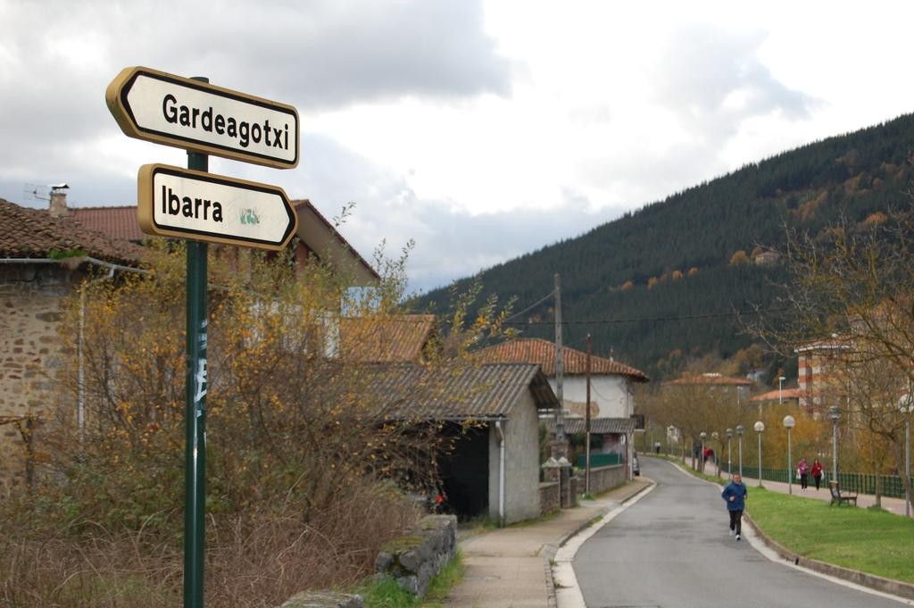 Gardea eta Latiorroko bideetan berritze lanak egingo dituzte