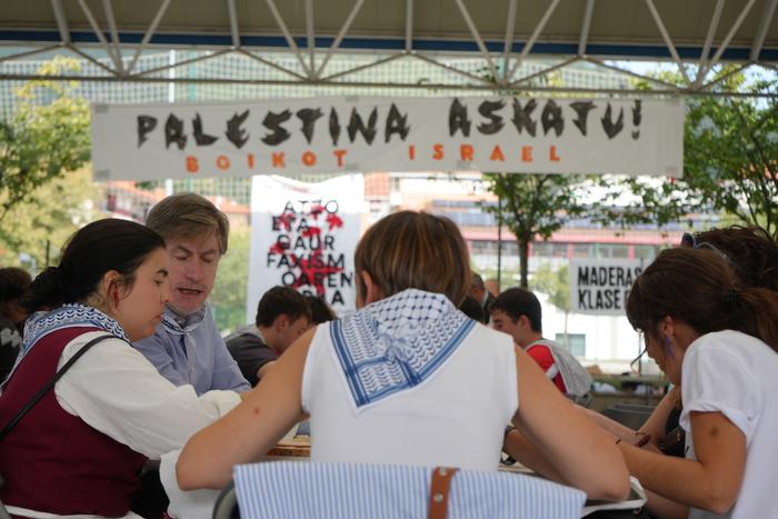 Euskal Jaiak Aldai plaza har 20 1759004287038