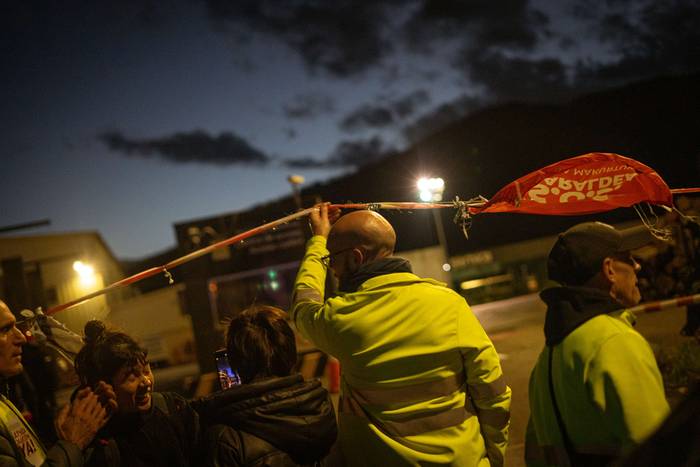 Fabrika barrura eraman dute  40 1769716586934