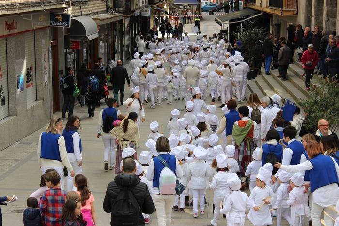 Ehunka umek jo dute danborra 10 1493310204132