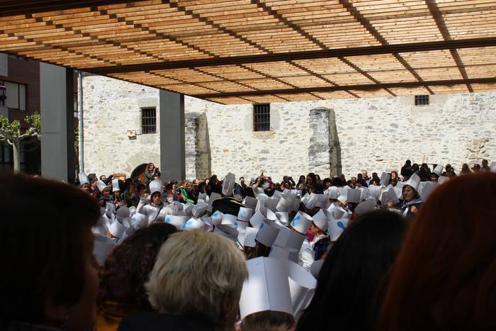 San Anton plazan egin dute u 30 1493306916383