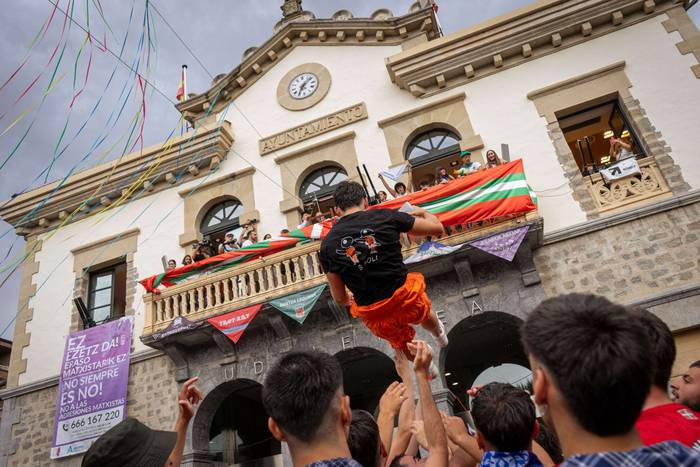 Lehertu da festa-giroa Amurr 75 1755025754895