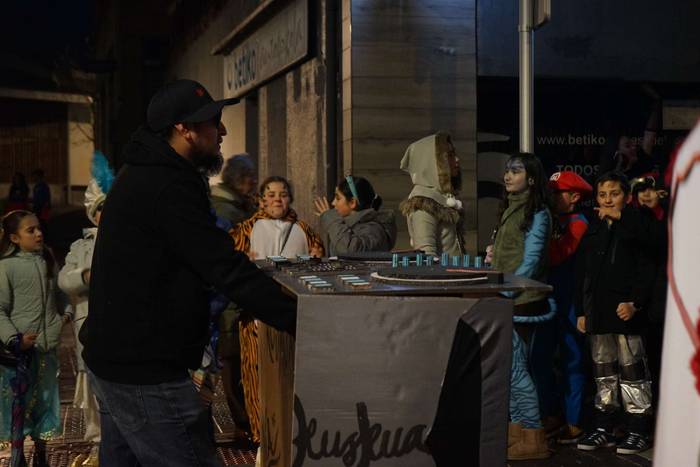 Irudimenez bete dituzte Amur 28 1771098566240