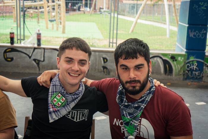 Ehunka lagun bildu dituzte j 125 1757018685021