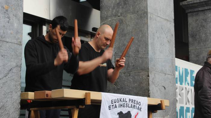 Ehun ordezkari politiko bain 43 1491055032781