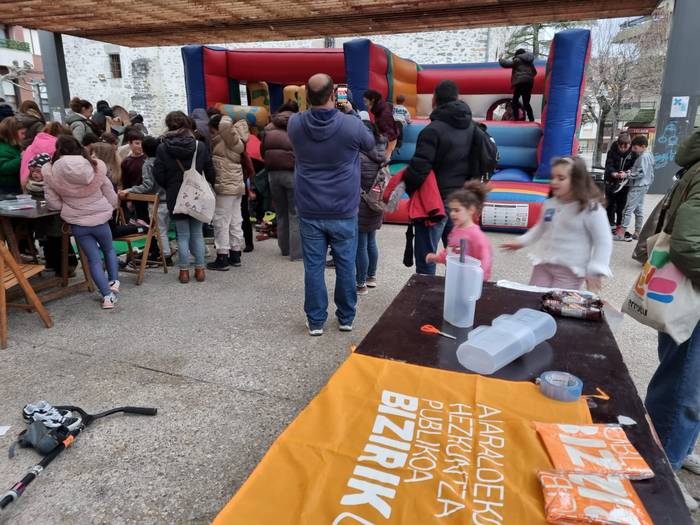 Hezkuntza publikoaren aldeko 3 1769254183964