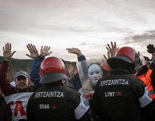 Piketeak, Ertzaintza eta eskualdea astindu duten 301 kaleratze